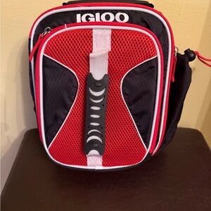 Igloo Black and Red Men's Lunchbag